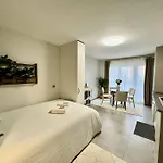Le Poète - Confort - Parking Privé - Wifi Apartamento