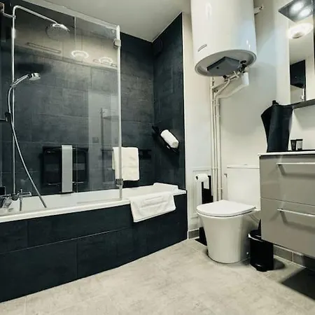 Le Poete - Confort - Parking Prive - Wifi Apartment *